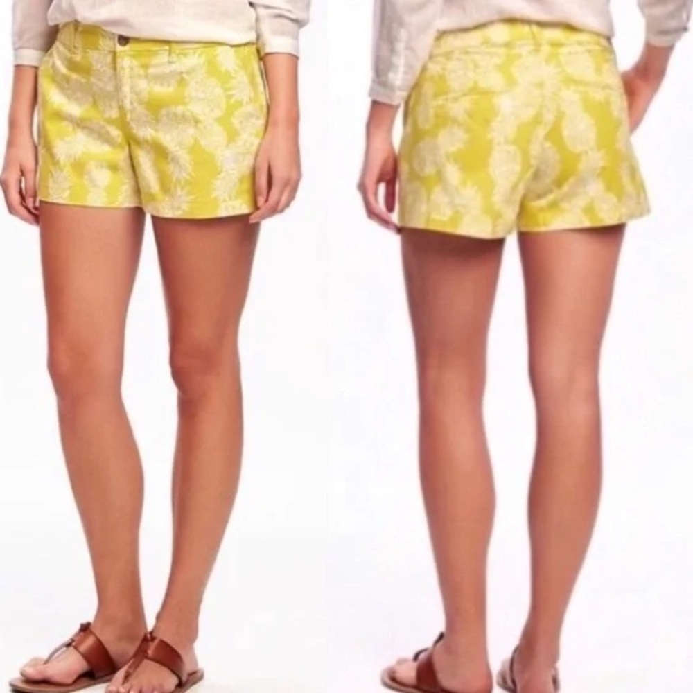 Pineapple Print Yellow Women's Shorts 3” Chino
